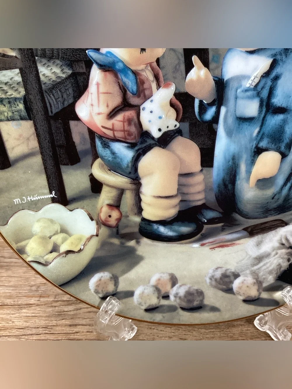 M.I. Hummel 1989 “Tender Loving Care” Little Companions Plate Danbury Mint Q9971